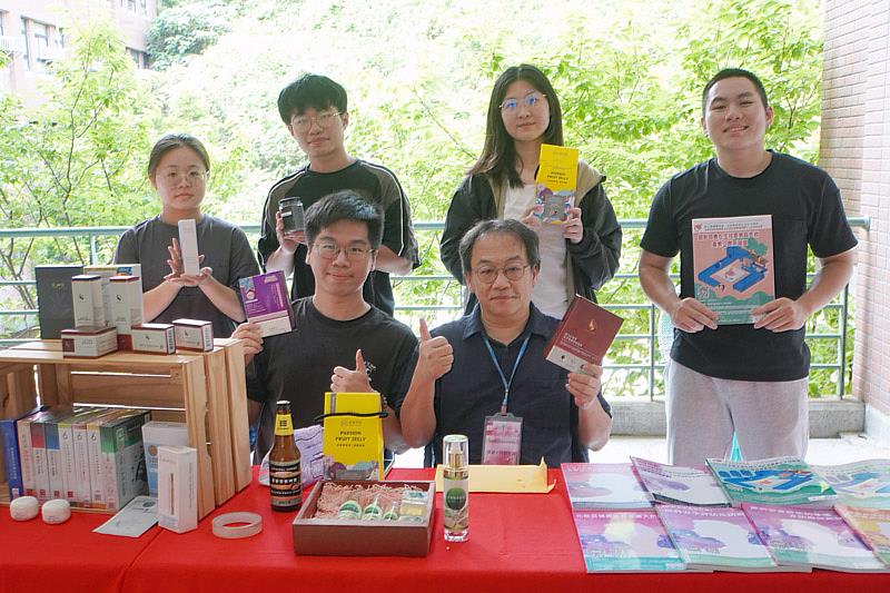 大葉大學藥保系展出豐富的產學合作成果