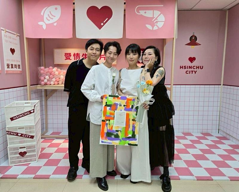 520結婚新人及親友在北區戶政。