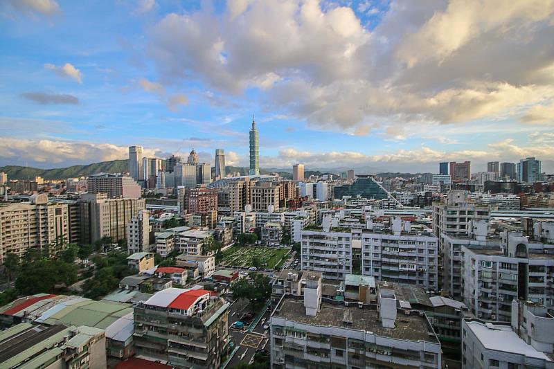 永慶房產集團比較在2024年Q2的房市高點和2025 年Q1七大都會區的成交議價率，數據顯示七大都會區的成交議價率都有擴大的趨勢。(房市示意圖)