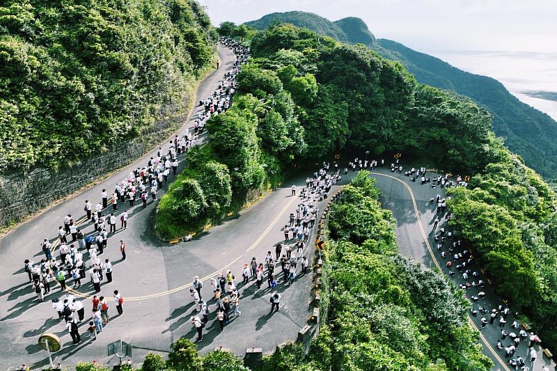 4、靈鷲人慶周年，「朝向幸福」大朝山在山海之間幸福啟程！ （靈鷲山佛教教團提供）