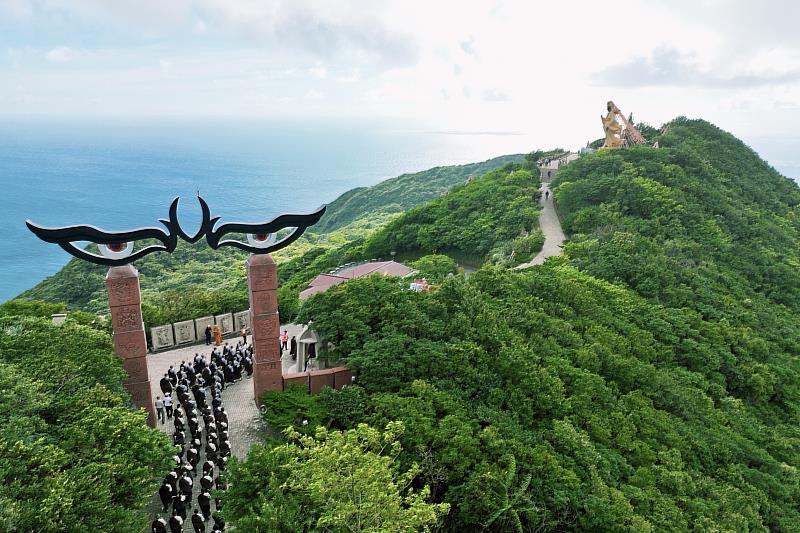 3、6/22靈鷲山42周年慶,來趟無生道場「殿堂巡福」之旅,參訪天眼門和多羅觀音。(靈鷲山佛教教團提供)