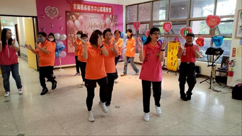 溫馨五月情慶母親節基隆市中山區團委會攜手仁愛之家溫暖陪伴長者「與媽媽約會」