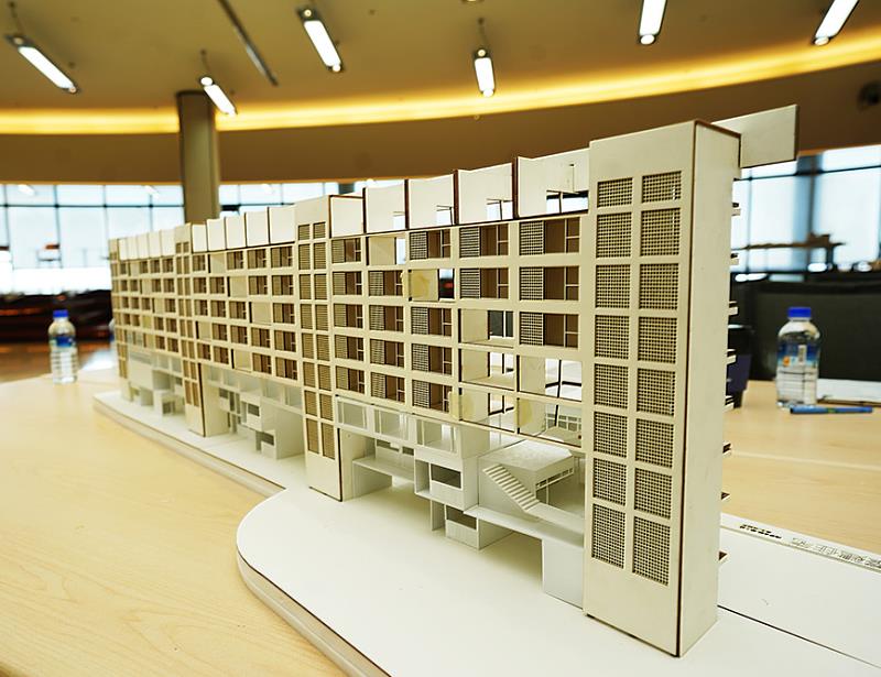 建築系以深厚的學術基礎與豐富的實作經驗受到教育界與產業界一致肯定，也成為文化大學長年穩定滿招、備受學生青睞的熱門學系之一。