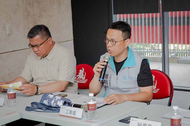 圖3.工務處長陳明錚說明改善情形。