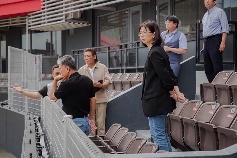 圖1.竹市府召開棒球場第6次體檢會,積極推動改善工程。