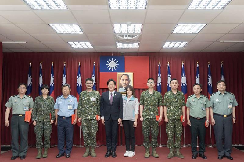 邱臣遠代理市長向堅守崗位的官兵們致上誠摯的敬意與佳節祝福。