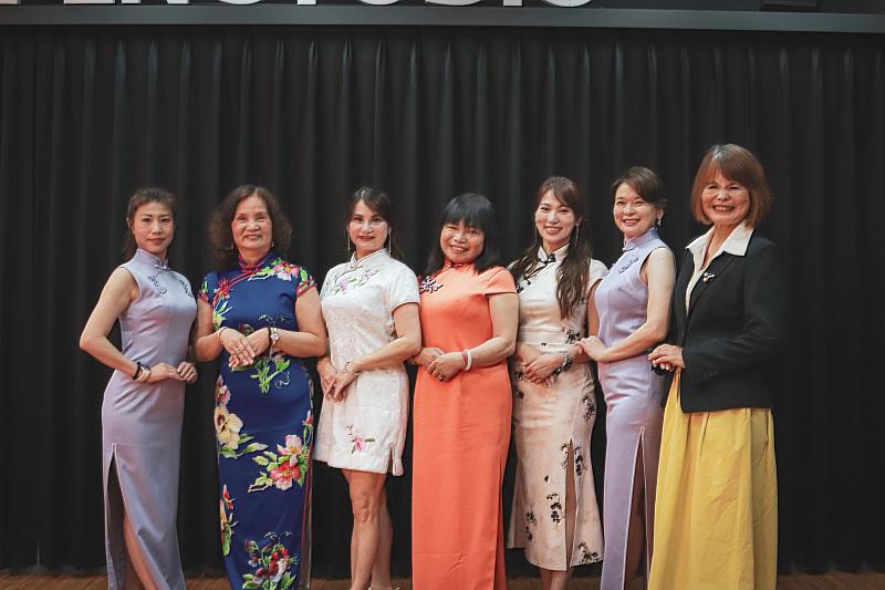 旗袍走進校園開南資傳系推動旗袍之美