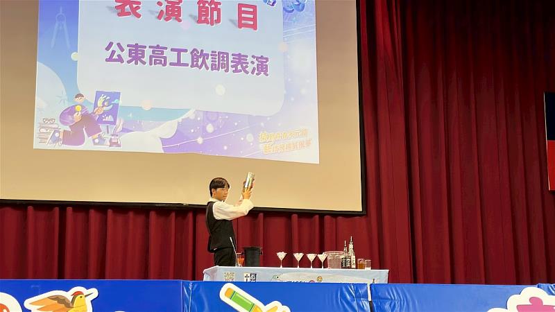 技動青春多元路 藝起飛揚展風華  臺東國中技藝教育競賽頒獎典禮暨成果發表活動今登場 21校43個攤位展長才