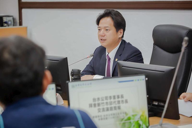 邱臣遠代理市長致詞。