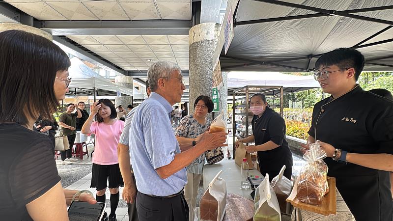 學生自製生吐司展現創意與實作成果