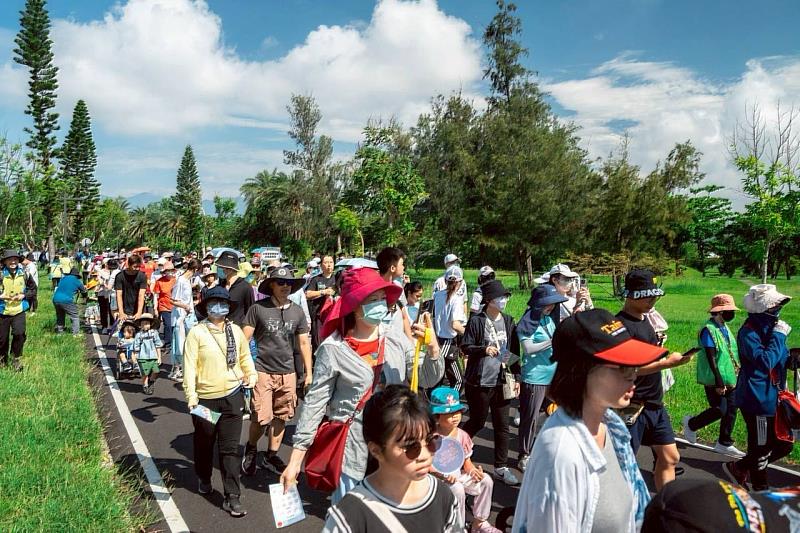 台東世界無菸日 森林公園健走趣！饒慶鈴與逾千民眾響應無菸健康生活