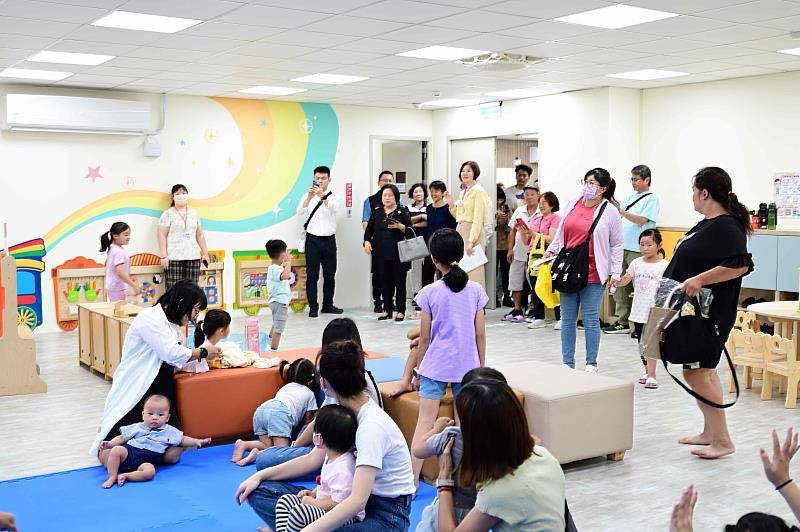 圖書館內的親子互動空間