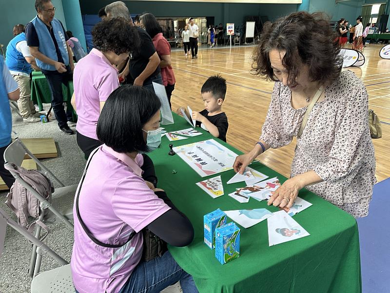 祖孫拼圖闖關遊戲