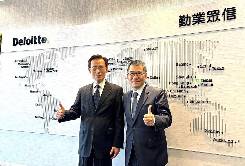勤業眾信聯合會計師事務所今（26）宣布成立「亞灣創新服務中心」（Deloitte Bay Area Innovation Center），延續深耕南台灣逾四十年的承諾，並呼應高雄推動「亞洲資產管理中心高雄專區」的發展政策，將以亞灣區為首波重點發展據點，攜手進駐南台灣的金融機構，共同打造涵蓋「跨境稅務與法律諮詢、財務解決方案、家族治理與資產傳承」的高端專業服務生態圈。