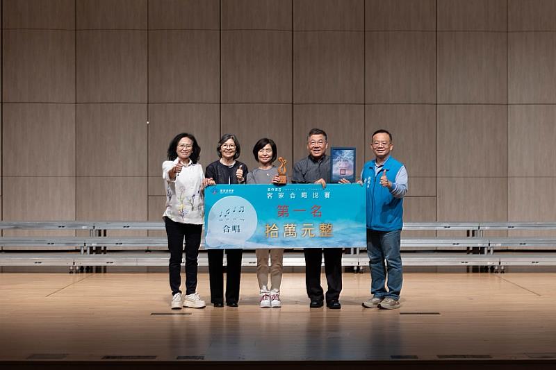 圖5 一般合唱類 樂線組第一名大湖愛樂合唱團