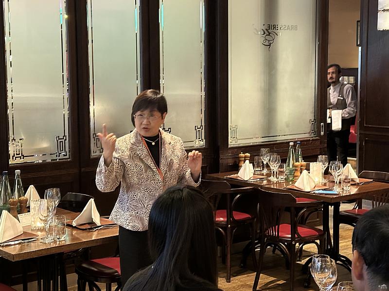 委員長徐佳青出席2025年臺灣華語文學習中心教學研討會歡迎晚宴說明TCML成立目的與發展計畫