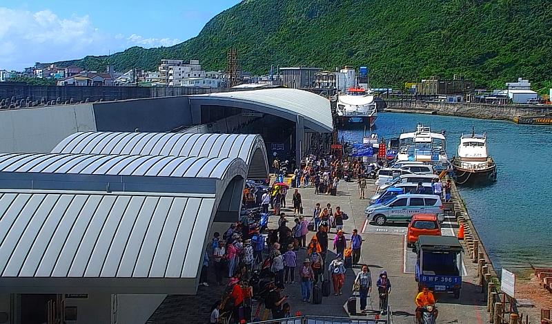 提升維護綠島南寮漁港觀光形象 臺東縣政府6/1起啟動執行旺季加強交通管制措施