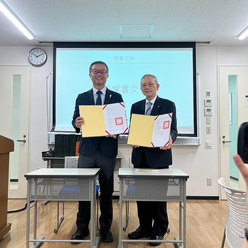 日本新東京齒科技工士學校與中臺科大合作簽署牙體技術備忘錄