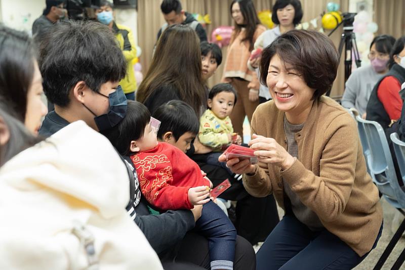 臺東慢經濟續創佳績 饒慶鈴再獲《遠見雜誌》五星縣長殊榮 榮耀屬於全體縣民