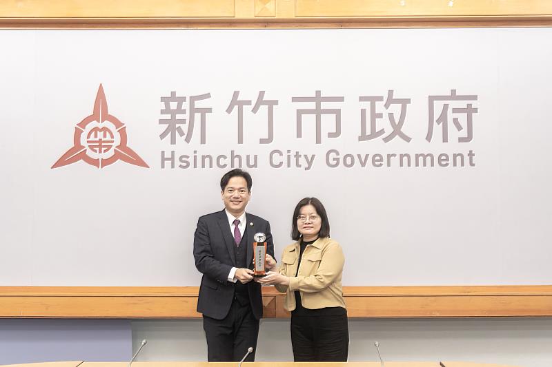受獎公務員-都市發展處技士黃愛婷。