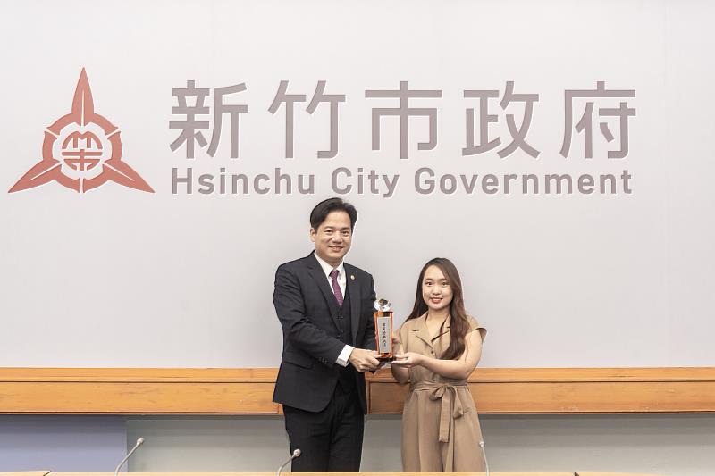 受獎公務員-公園及觀光區設施維護管理中心技士林詩穎。