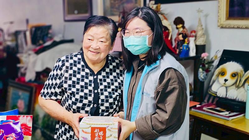 關懷不間斷！竹市府攜手志工團體端午前夕送暖關懷362位獨居長輩
