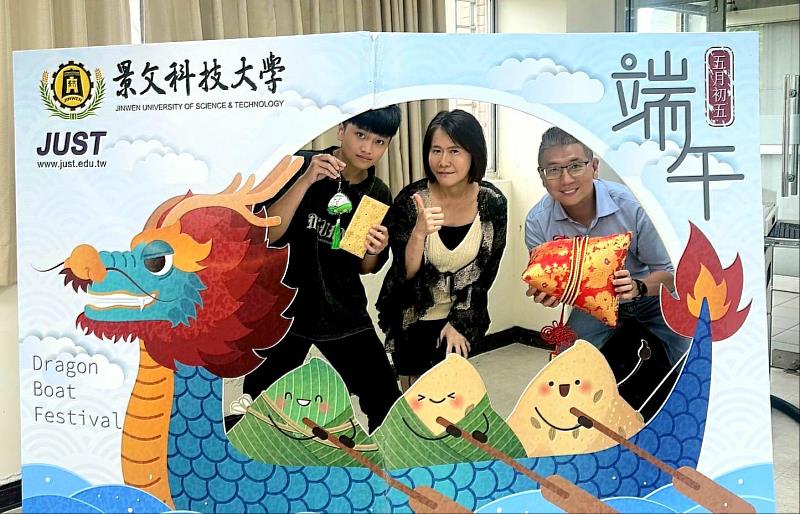 景文科大僑生呷粽縫香包歡度安康端午佳節。