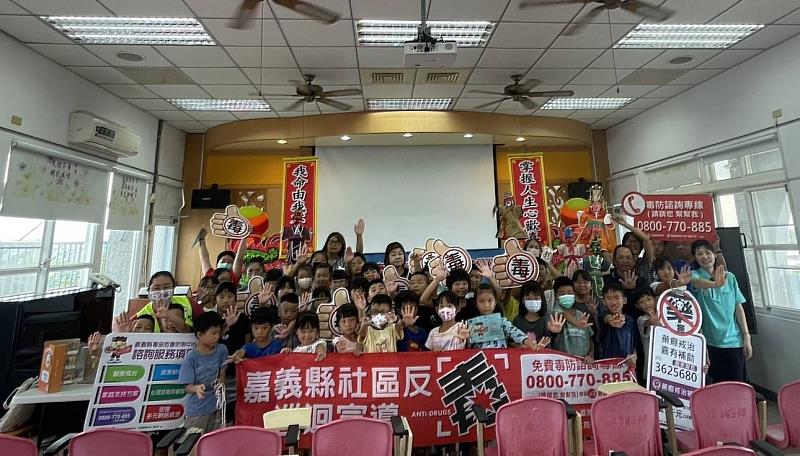 反毒布袋戲巡演開跑，媽祖領軍揭「喪屍菸彈」真相 -2