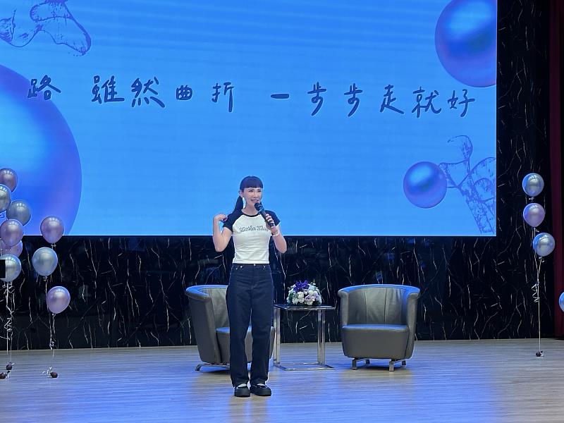 魏如萱走進元智 為青春學子引路