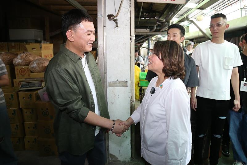 市長與王識賢合照