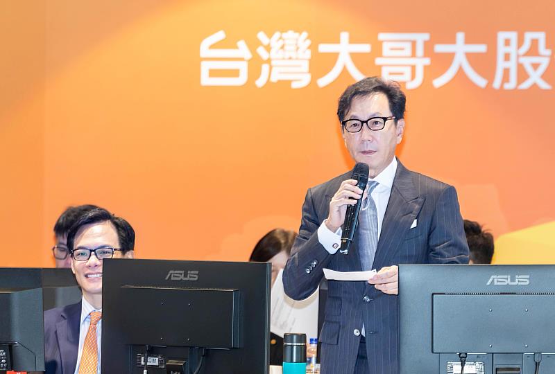 台灣大哥大今(29)日舉行114年股東會，由董事長蔡明忠親自主持，率領全體董事、總經理林之晨及經營團隊共同出席，說明113年營運績效及未來展望。