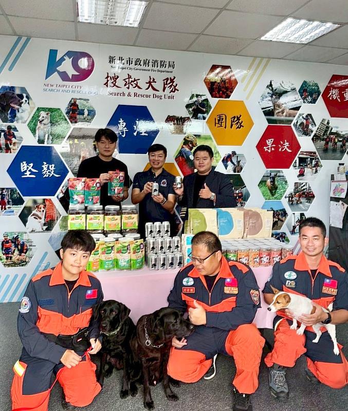 消防局陳崇岳局長對於奧也股份有限公司的慷慨捐贈表示誠摯感謝，並強調所有捐贈物資將妥善運用於搜救犬隊的日常訓練與照護，持續維持搜救犬的健康與戰力，讓其能在災難發生時發揮最大救援效能。
