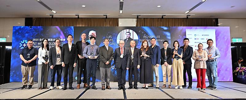 台灣大哥大、全球永續賦能倡議組織(GeSI)與台灣區電機電子工業同業公會(TEEMA)共同主辦的「2025全球AI賦能永續高峰會」(AI with Purpose Global Summit Taipei 2025)於29日圓滿落幕。