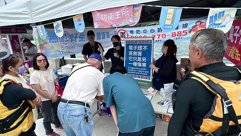 成功鎮衛生所結合端午節SUP活動　推廣世界無菸日理念 共創無菸健康海岸