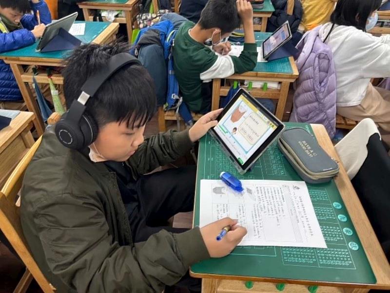 教育部適性核心學校-南寮國小教師運用因材網進行診斷，了解孩子學習弱點