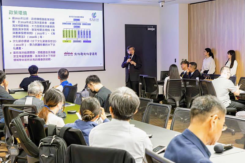 「新世代海洋及水下科技發展論壇」由淡江大學電機系特聘講座教授兼海下及水下科技研究中心主任劉金源引言。（圖／淡江大學提供）