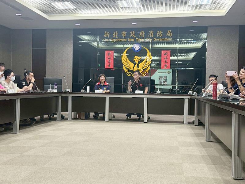 以圖像與故事導向的方式，引導學童認識生活中可能面臨的災害風險，同時灌輸誠信、負責、尊重等基本道德觀念