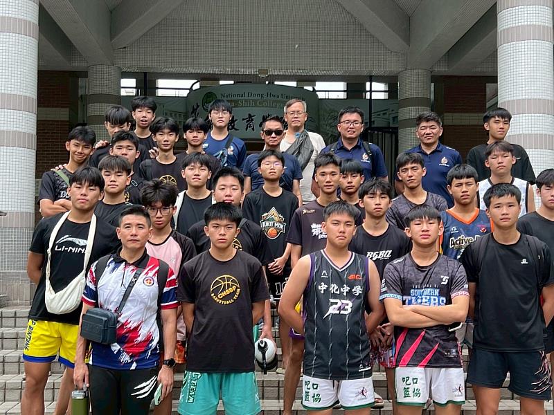馬來西亞的兩所知名中學——麻坡中化中學及峇株巴辖華仁中學參訪國立東華大學花師教育學院暨體育與運動科學系。