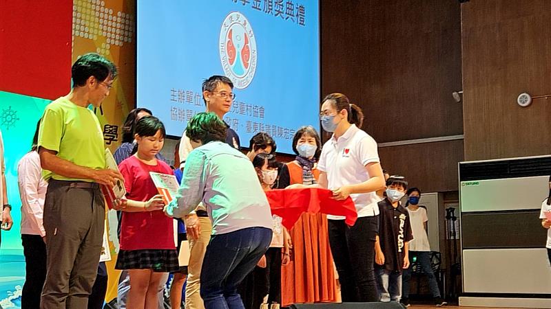 中華天使兒童村協會溫暖捐助 臺東縣政府攜手民間助力偏鄉學童與師長