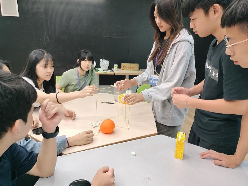 MIT學生擔任主講，讓教學更具互動性與親和力