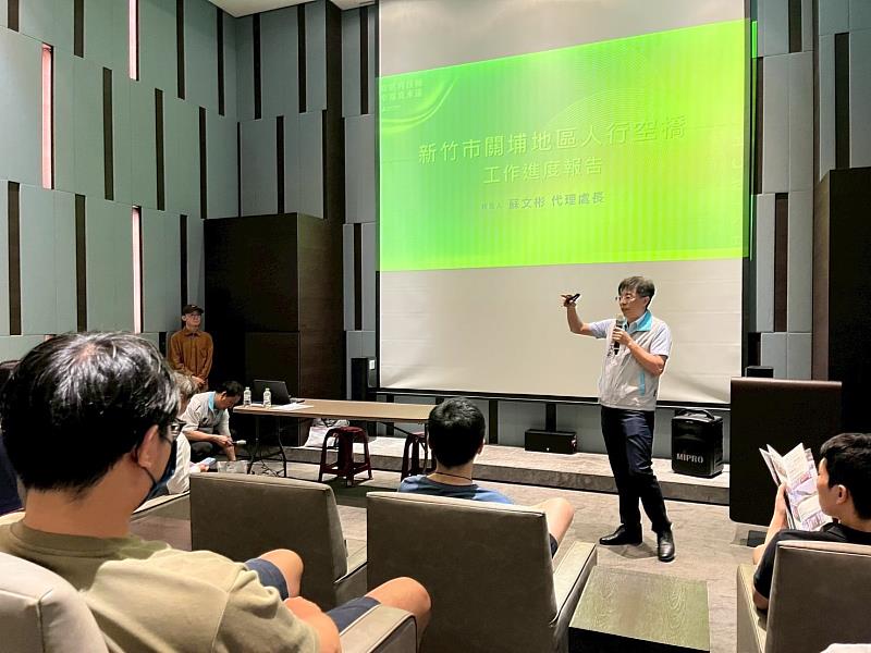 蘇文彬代理處長向民眾報告關埔地區施政成果