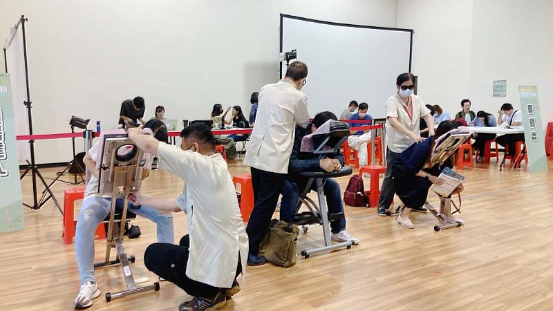 提供免費專業視障按摩
