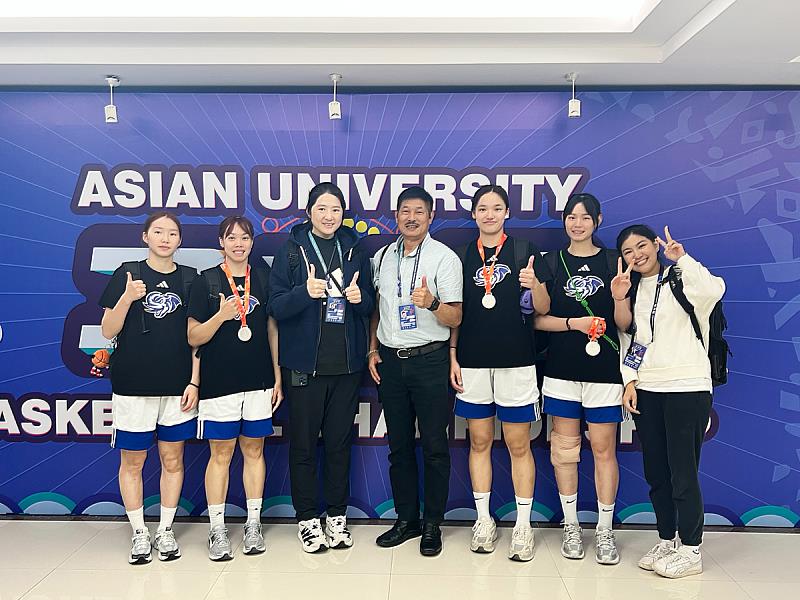 文化大學女籃代表台灣,參加3x3籃球錦標賽,奪銀牌。