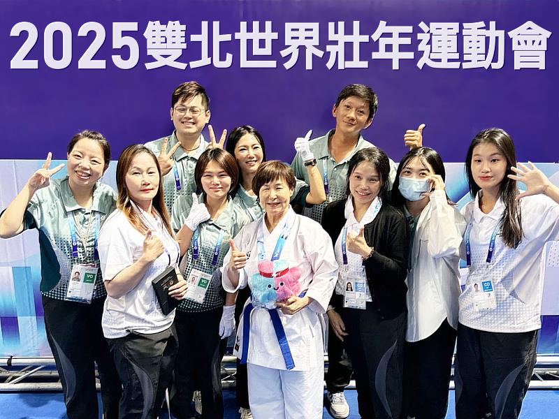 南山人壽業務夥伴熱情參與世壯運，擔任活動志工，一起活出精采人生。