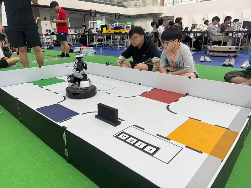 RoboSot移動機械臂挑戰賽。（圖／淡江大學提供）