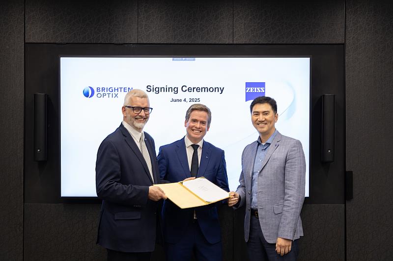 With this acquisition, ZEISS Vision Care is making a strong addition to its already successful myopia management portfolio.From left to right- Chief Marketing Officer-Jesper Wiegandt, Chief Finance officer- Paul Bilsdorfer and Richard Wu, General Manager of Brighten Optix.
