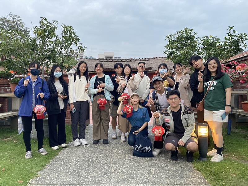 中興大學華語中心辦理霧峰林家文化參訪，帶領國際學生實地體驗臺灣之美
