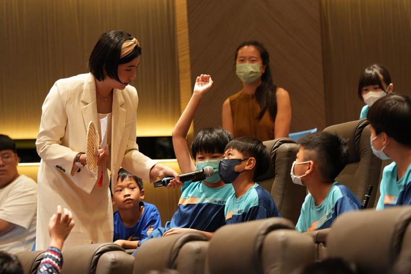 圖3_小學生們踴躍參與互動問答環節，展現學習熱忱