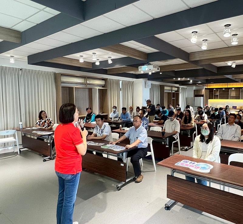 雲科大環安系郭昭吟教授於會中鼓勵企業代表強化碳管理能力，善用學術資源與政策工具，共同邁向永續未來
