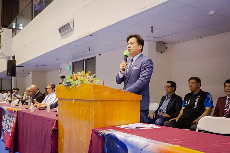邱臣遠代理市長致詞，勉勵選手挑戰自我、再創高峰